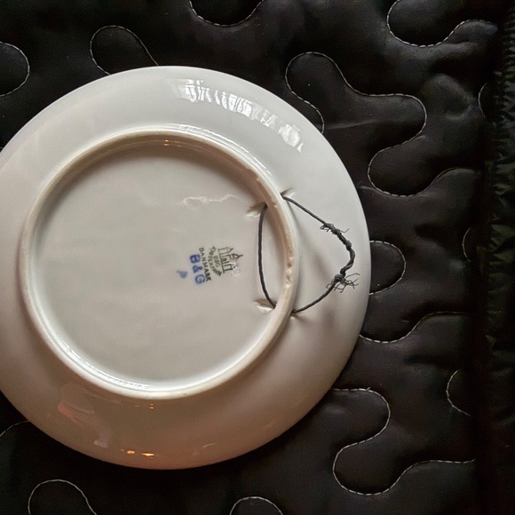 B&G Bing & Grondahl Denmark Porcelain Christmas Plate 1945 - Picture 2 of 2